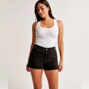 NWOT Abercrombie Curve Love High Rise Mom Short in Black